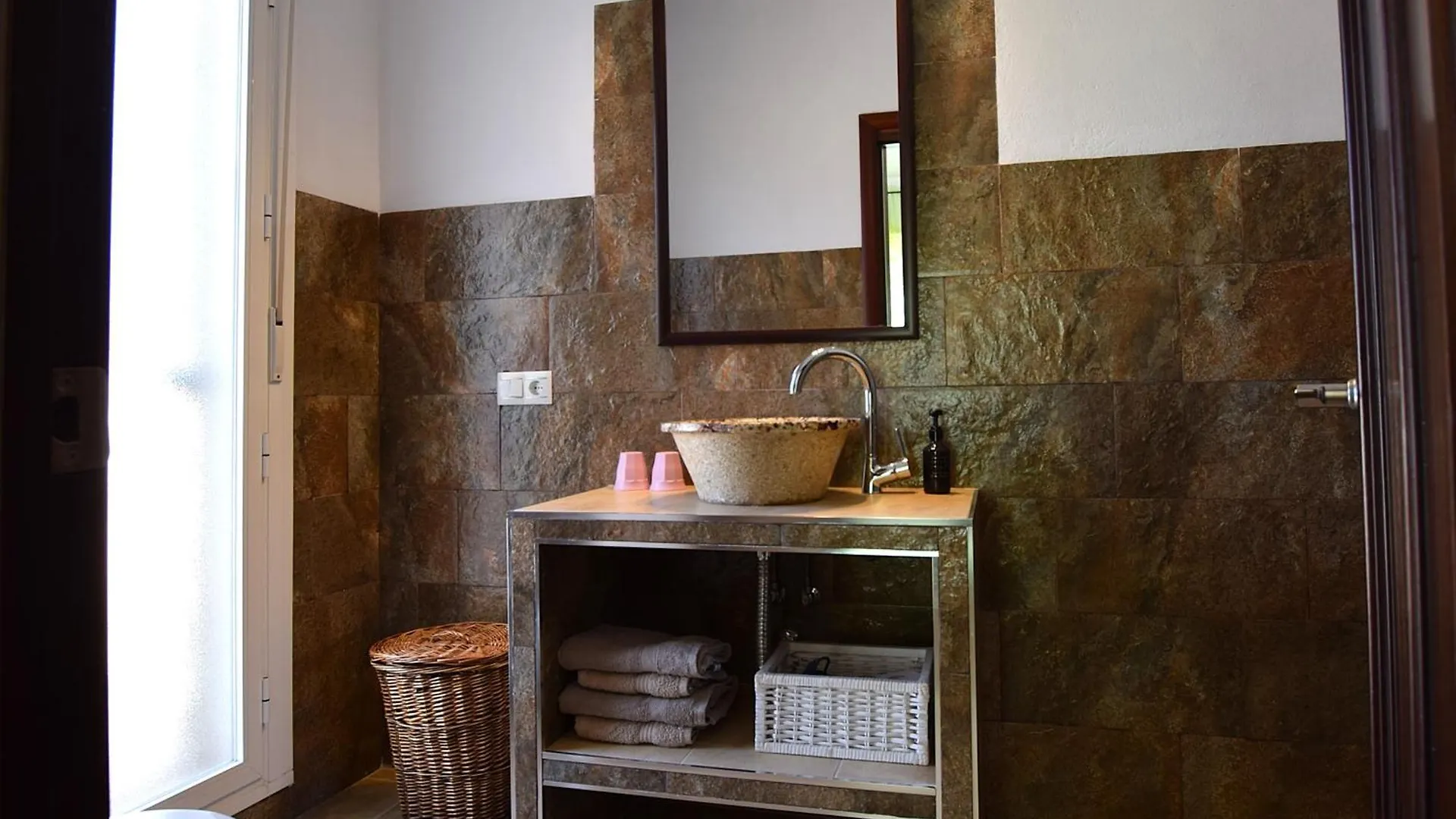 Charming Villa With Private Pool Near Arenas Arenas (Malaga)